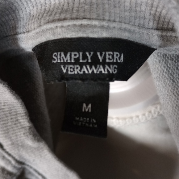 Simply Vera Vera Wang Sweatshirt With Embroidered Flower Details Women's Medium - Picture 4 of 4